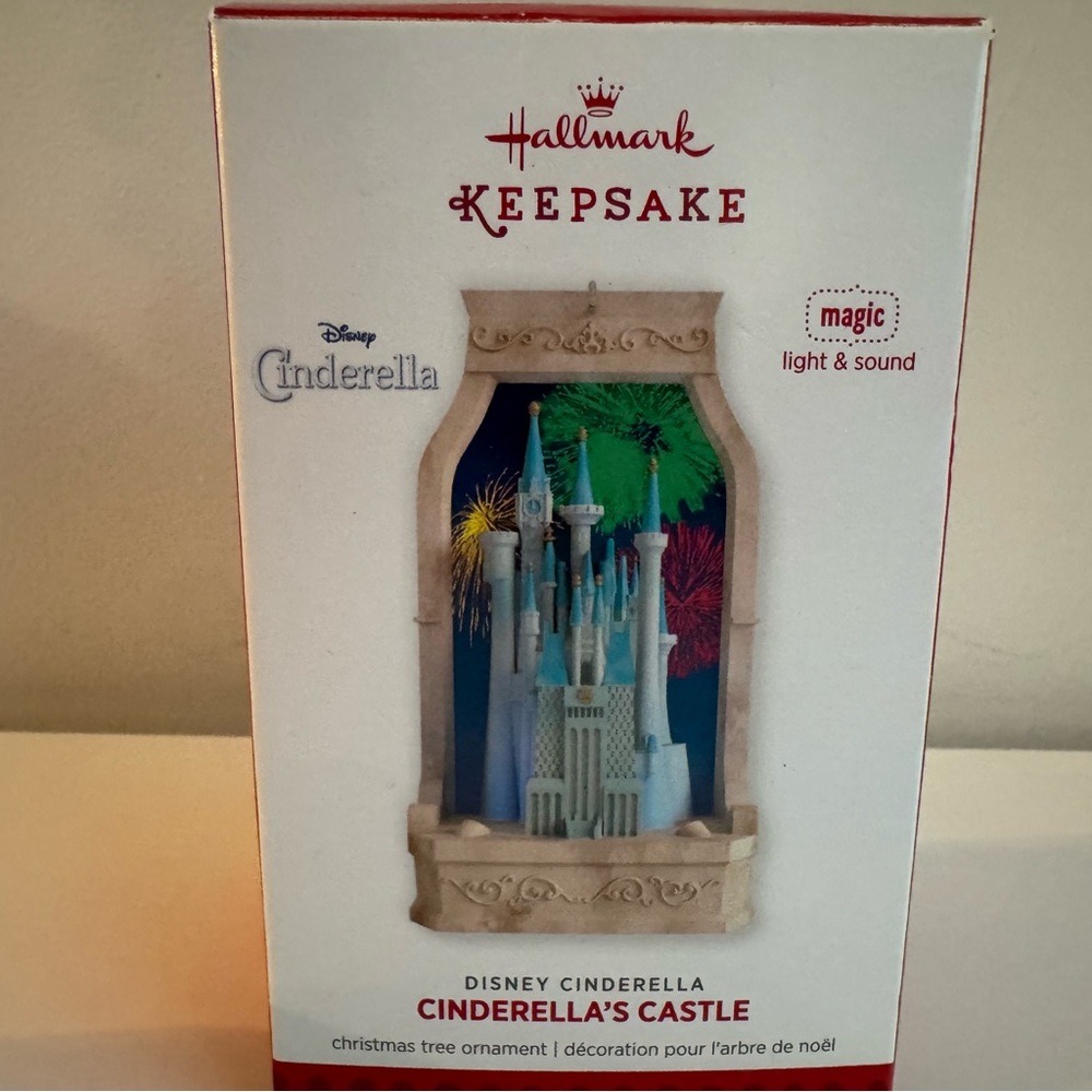 Hallmark Keepsake Ornament 2013 DISNEY CINDERELLA CINDERELLA'S CASTLE - Picture 3 of 10